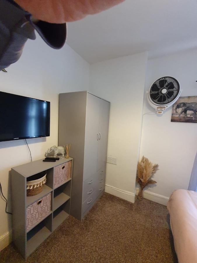 Private Room In Κάρντιφ Εξωτερικό φωτογραφία