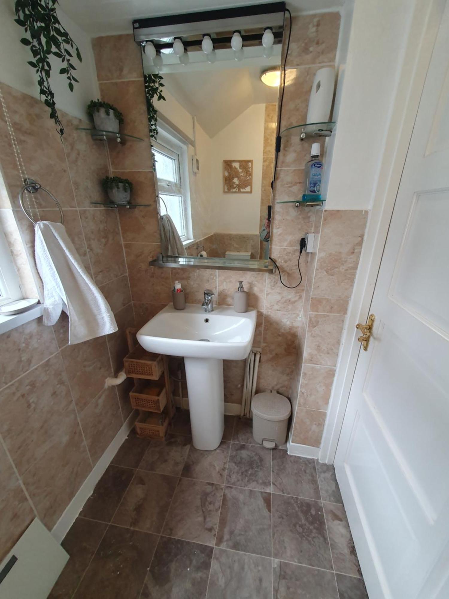 Private Room In Κάρντιφ Εξωτερικό φωτογραφία